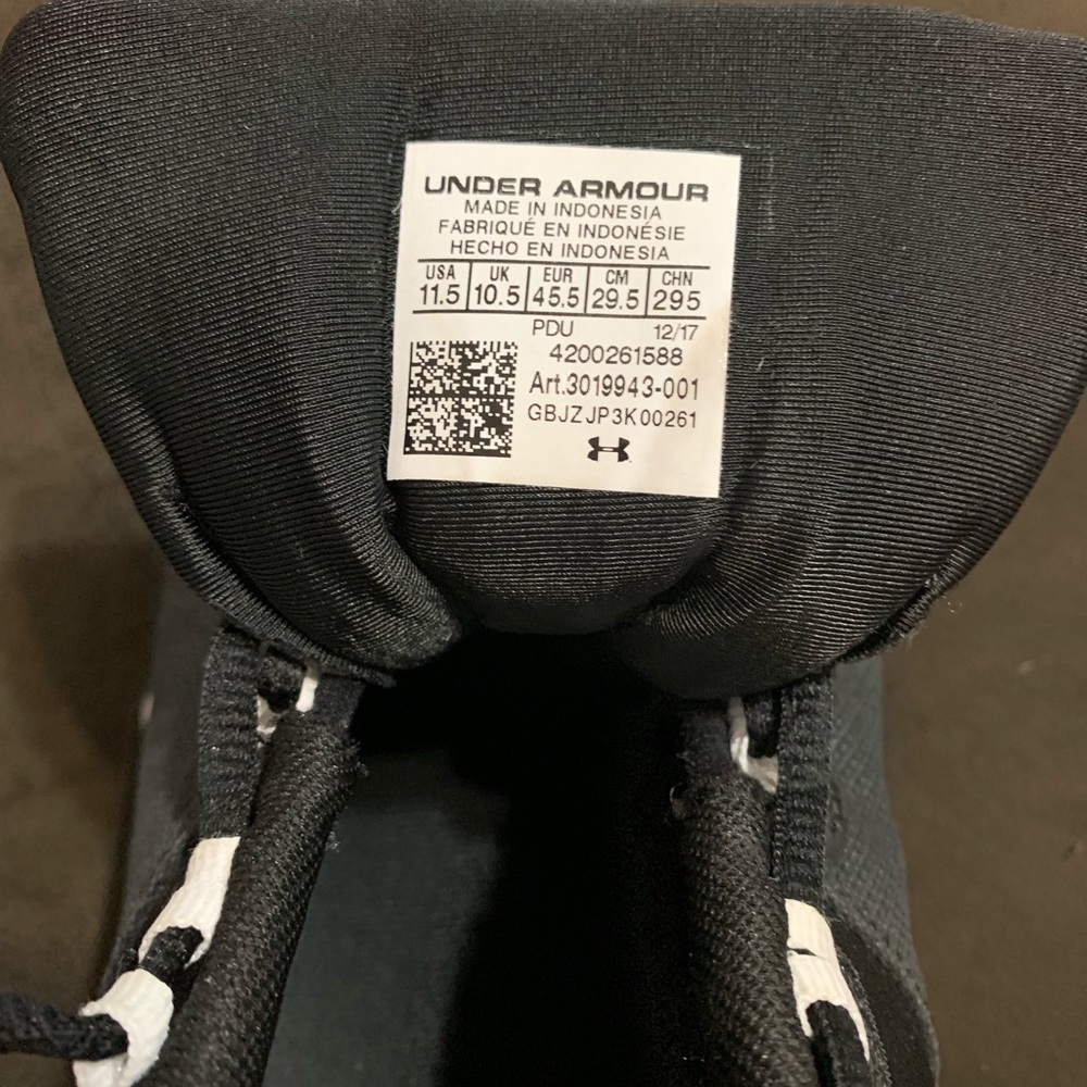 Under Armour tennis shoes